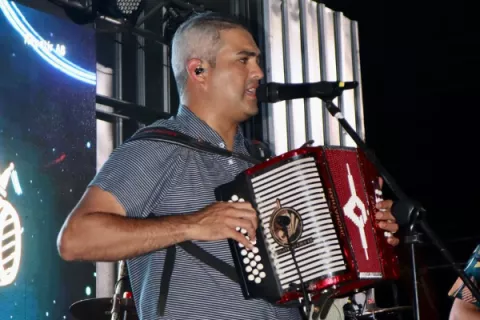Jhonathan Chávez entre adepto y detractores por presentación