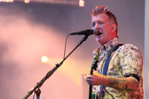 Josh Homme, de ‘Queens of the Stone Age’, tiene cáncer