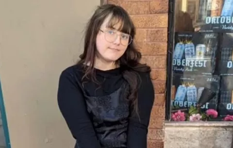 Mujer se arrepiente de cambio de sexo; demanda a los médicos