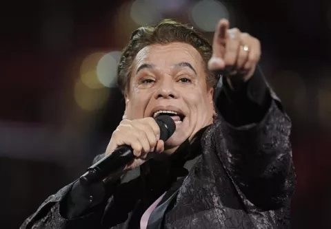Netflix producirá un documental sobre Juan Gabriel 