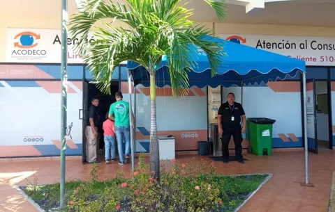 Mujer logra devolución de $65,971 por líos en compra de casa