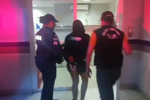 Imputan cargos y ordenan detención a mujer que sustrajo bebé