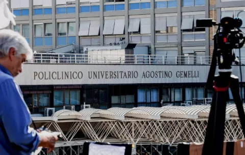 El papa Francisco se encuentra bien tras la operación 