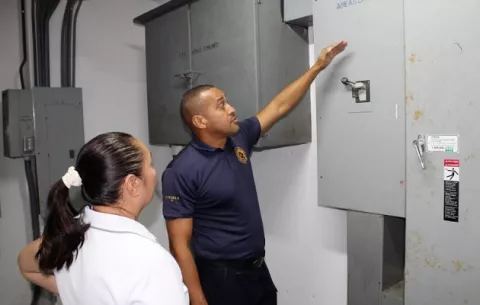 Bomberos refuerzan programa sobre seguridad en edificios