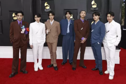 BTS publica sencillo con motivo de su décimo aniversario