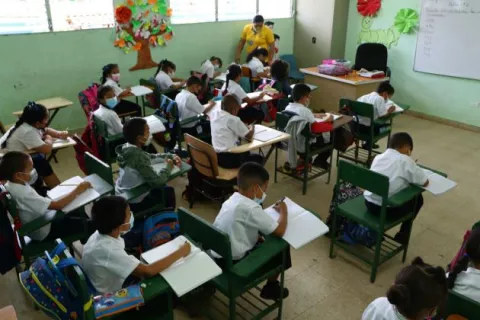 Estudiantes culminan primer trimestre del año escolar 2023