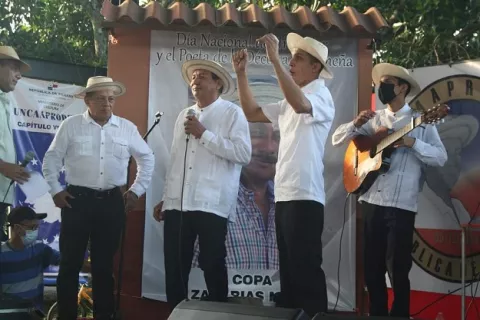 ¿Cómo celebrarán el Dia del Poeta y el Trovador? 