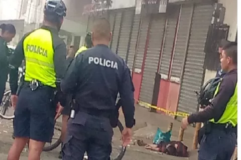 Investigan muerte de una mujer cerca de la terminal de Santiago