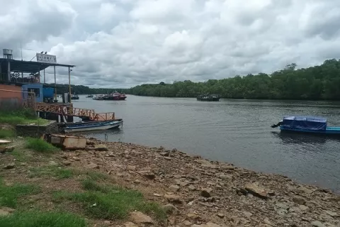 Ubican con vida a uno de los tres pescadores desaparecidos