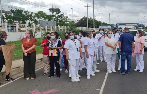 Apagones dejan sin aire acondicionado a hospital santeño