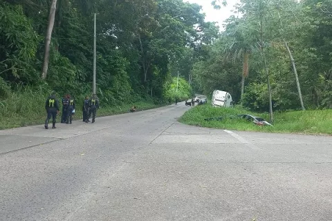 Mujer y un niño de 2 años fallecen en accidente en Colón