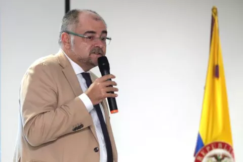 Celebran "respuesta ejemplar" a migración en foro en Bogotá