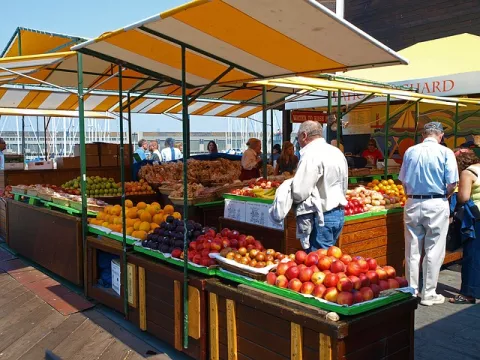 A pesar de control de inflación, comida sigue por las nubes 