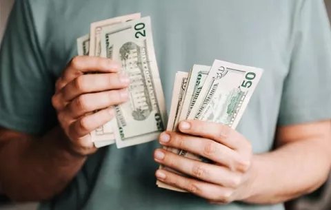 Representantes aspiran a ganar  $3 mil al mes; piden aumento