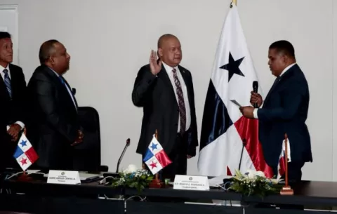 PRD mantiene a Benicio Robinson en Comisión de Presupuesto