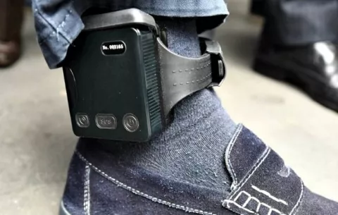 Denunciar es clave para que se coloque brazalete electrónico
