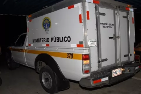 Asesinan a hombre de 24 años en medio de la lluvia en Colón