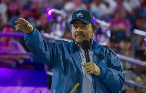 Gobierno de Nicaragua prohíbe a sacerdote regresar al país