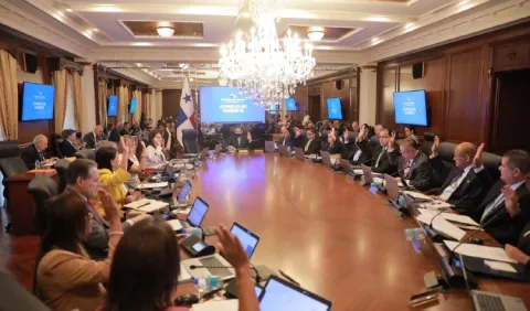 Gobierno cae en la misma deuda al sector privado que dejó su antecesor