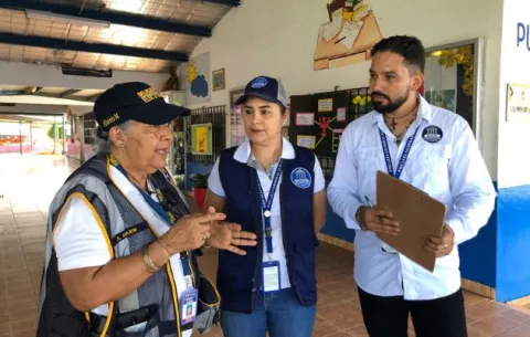 Elecciones primarias de RM transcurren sin incidencias 