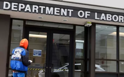 Creación de empleos se desacelera en Estados Unidos