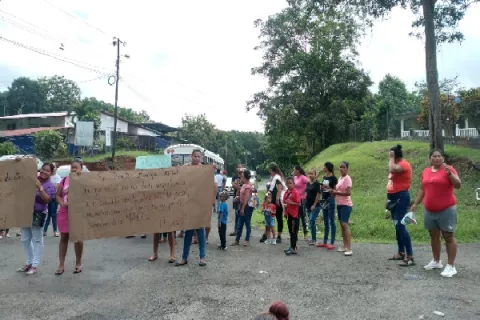 Denuncian a directora del CEBG Santa Clara en la Defensoría