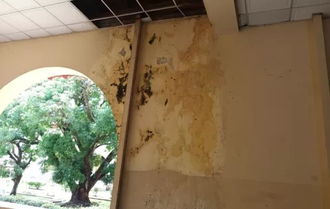 Preocupados por mal estado de la Escuela Normal de Santiago