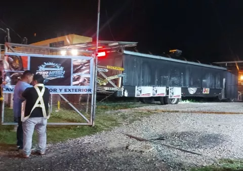 Lo matan a tiros en restaurante móvil en Sabanitas 