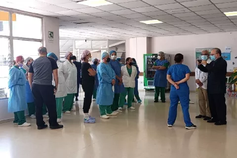 Médicos del Hospital Nicolás Solano se declaran en paro