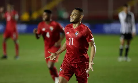 Panamá golea a Catar y llega a semifinales de Copa Oro