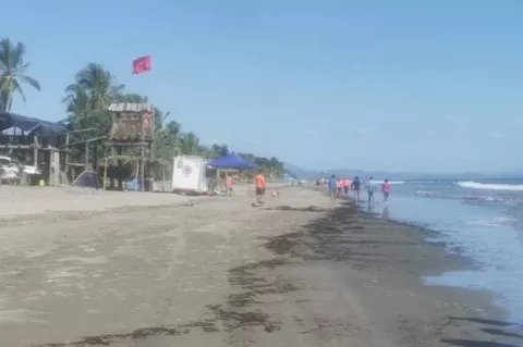 Suspenden búsqueda de menor desaparecido en playa Las Lajas