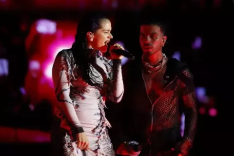 Rauw Alejandro confirma su ruptura con Rosalía