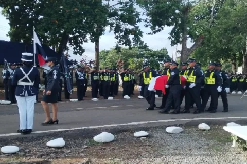 Rinden homenaje al subteniente post morten del tránsito