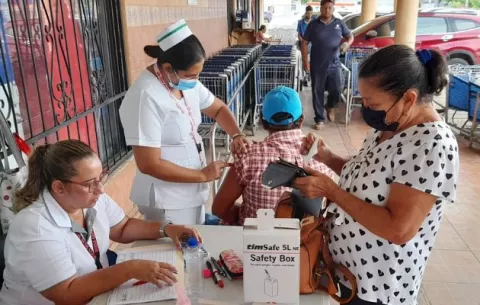 Aplican más de 50 mil dosis contra la hepatitis 