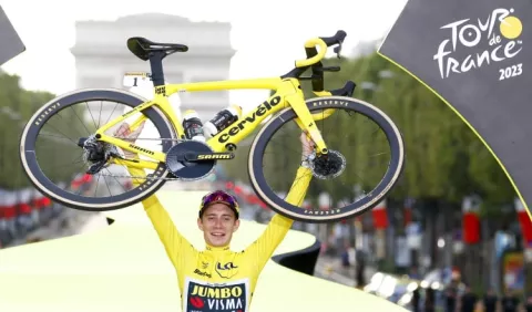 Vingegaard  revalida  su  título en el Tour de Francia
