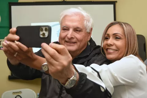 Roux restringe primarias en el 78% de candidaturas de CD