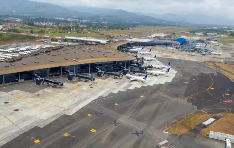 Mejora perspectiva de calificación del aeropuerto de Tocumen