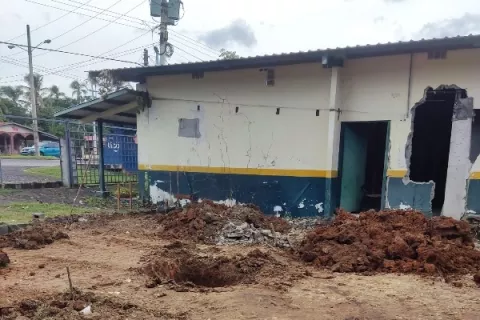Reinicia construcción del centro de salud de Bejuco