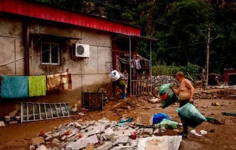 Más de un millón evacuados en China por inundaciones