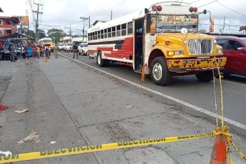Matan a un estudiante dentro de un bus en Sabanitas, Colón
