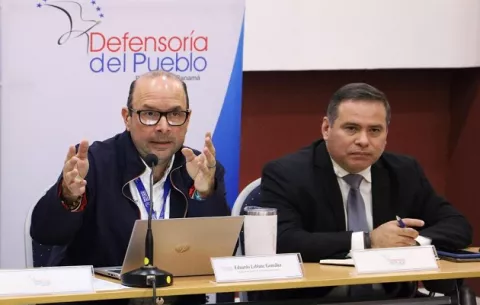 Defensoría demanda  al MOP por remoción de vendedores