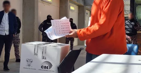Duda electoral afecta calificación crediticia de Ecuador