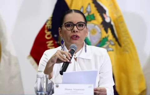 Comienza el voto en casa de elecciones generales de Ecuador