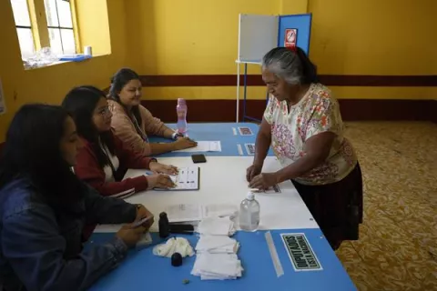 Guatemala acude a las urnas para elegir presidente