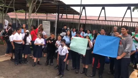 Cuestionan supuestos 'nombramientos fantasmas' en escuela