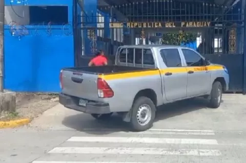 Se entregan dos menores que agredieron a un estudiante