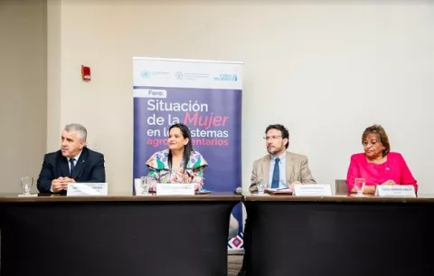 Trabajo agrícola: Mujeres cobran menos que los hombres