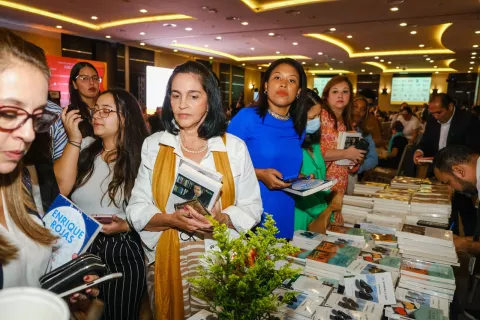 Dr. Enrique Rojas habló de inteligencia emocional en Panamá