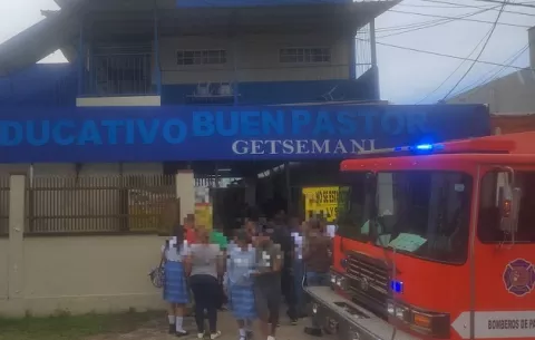Extraño olor ocasionó evacuación en una escuela particular