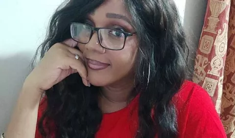 Malaika C. Etuk y su obra 'Resiliente: Nací para Sobrevivir'